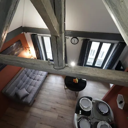 Duplex De Charme Au Coeur Historique De Апартаменты